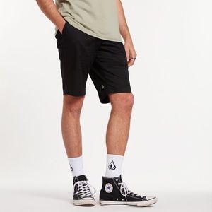 Volcom Men’s Shorts Black Size 30 waist.